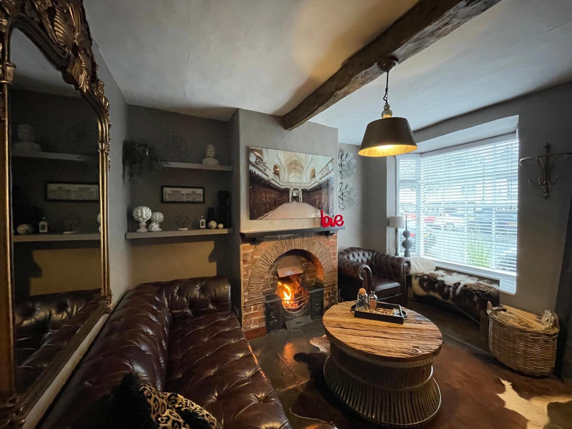 Entire Georgian Luxury Home - 3 Storey- High St Henley-In-Arden -Two Bedrooms-Sleeps 4 Exterior foto
